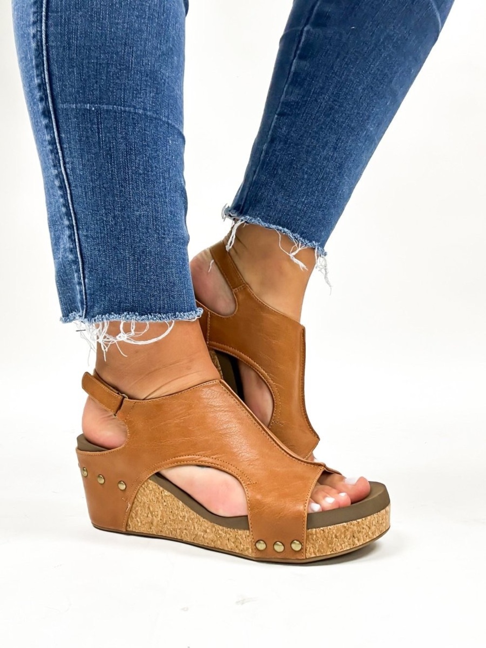 Corky’s Carley Wedges - Picture 3 of 6